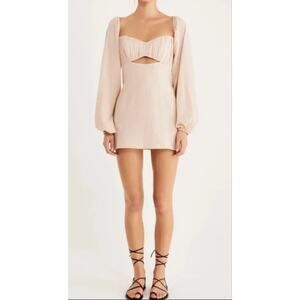 NWT write description seelling on Vendoo Size XS